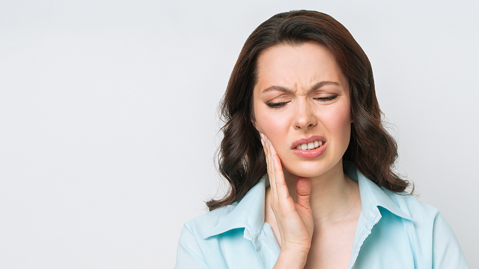 Was beim Zahnimplantat Schmerzen verursacht
